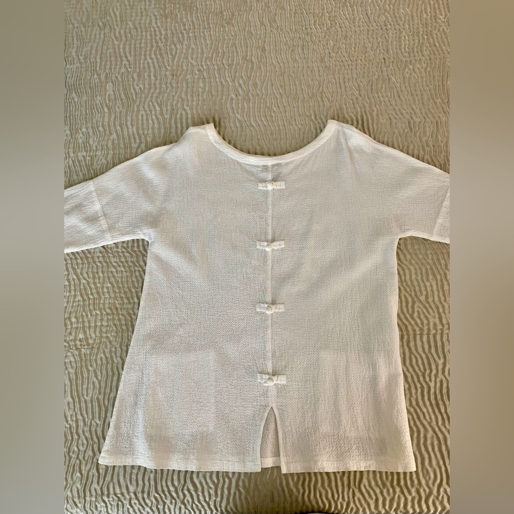 Women’s Asian style cream colored tunic blouse size large